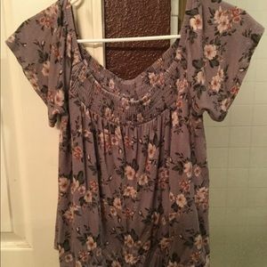 floral off the shoulder American eagle crop top 💜